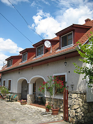 1. Ház