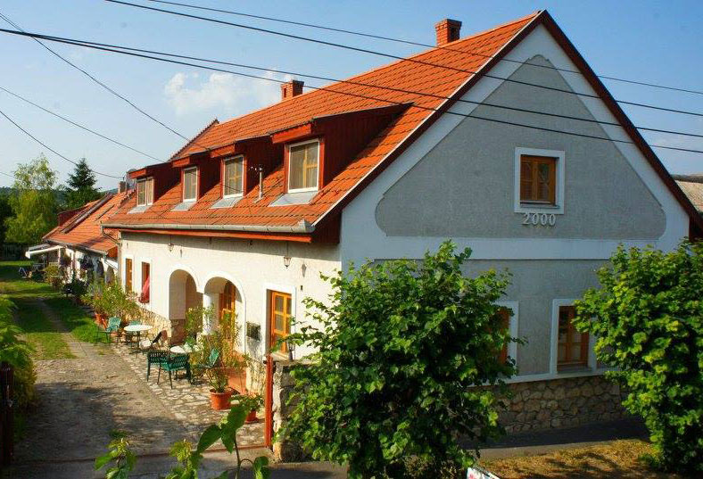 Rólunk